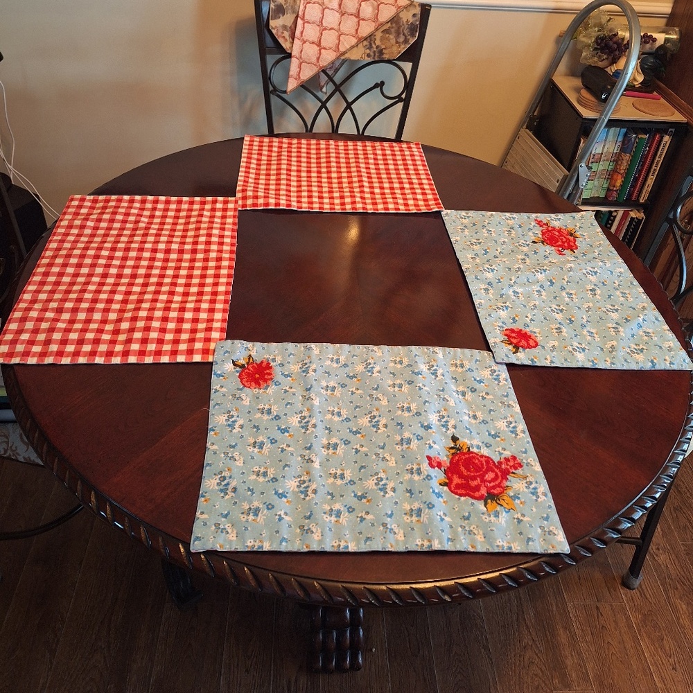 Pioneer Woman Placemats set of 8